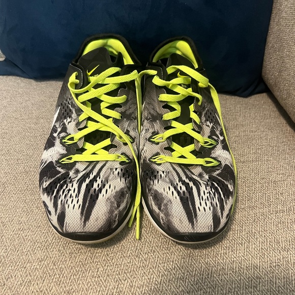 Nike Free 5.0 TR Fit 5 Print Running Shoe - Black/White/Volt - 6.5 - Picture 5 of 9